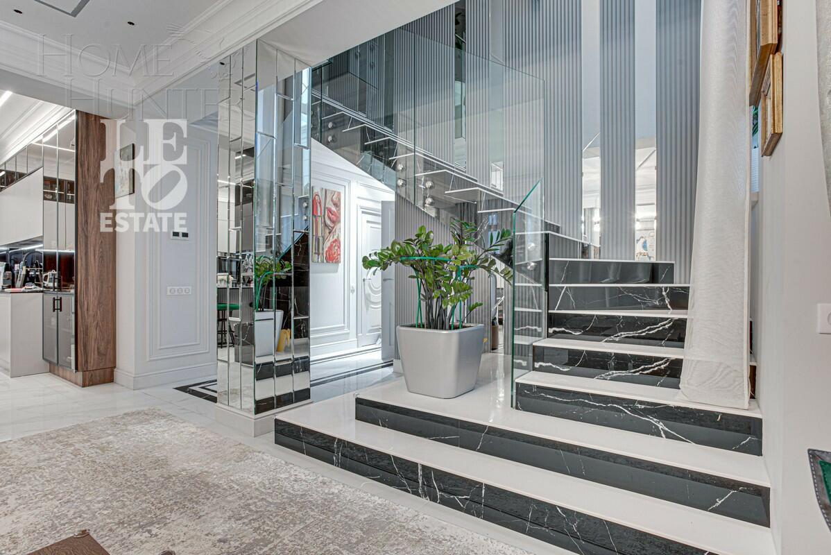 2-этажный коттедж 275 м² с отделкой