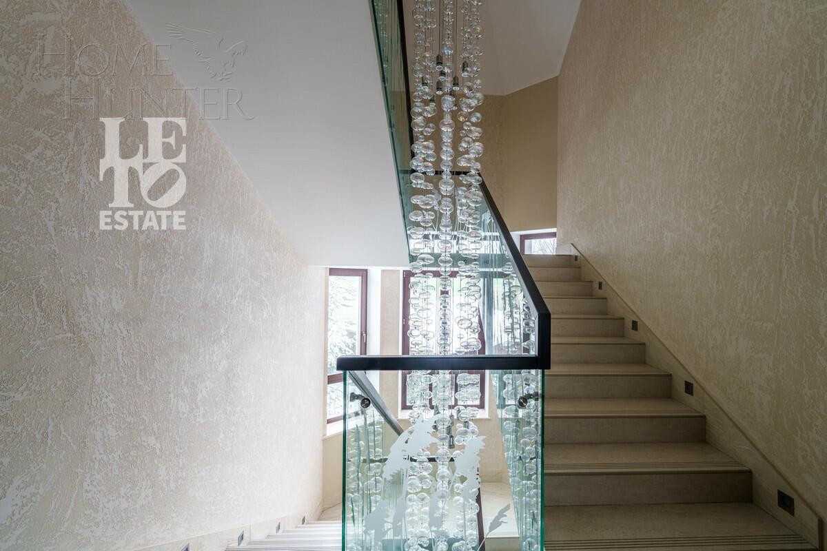 2-этажный коттедж 680 м² с отделкой