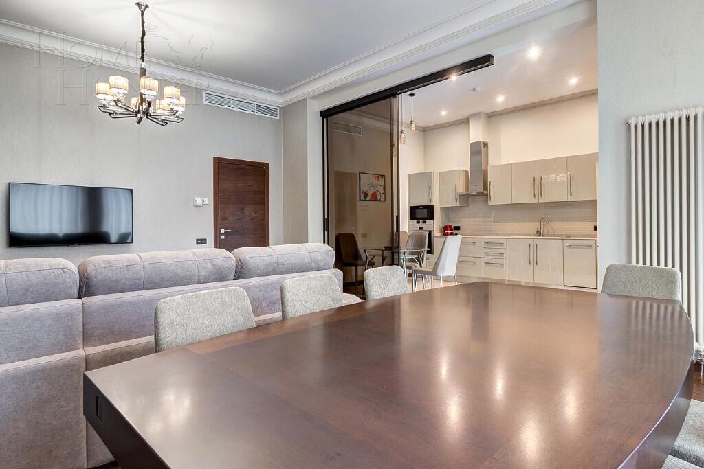 2-этажный таунхаус 356 м² с отделкой