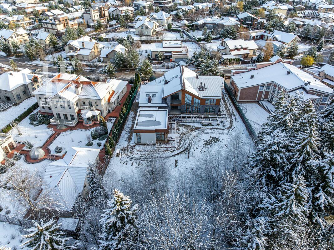 2-этажный коттедж 1 150 м² без отделки