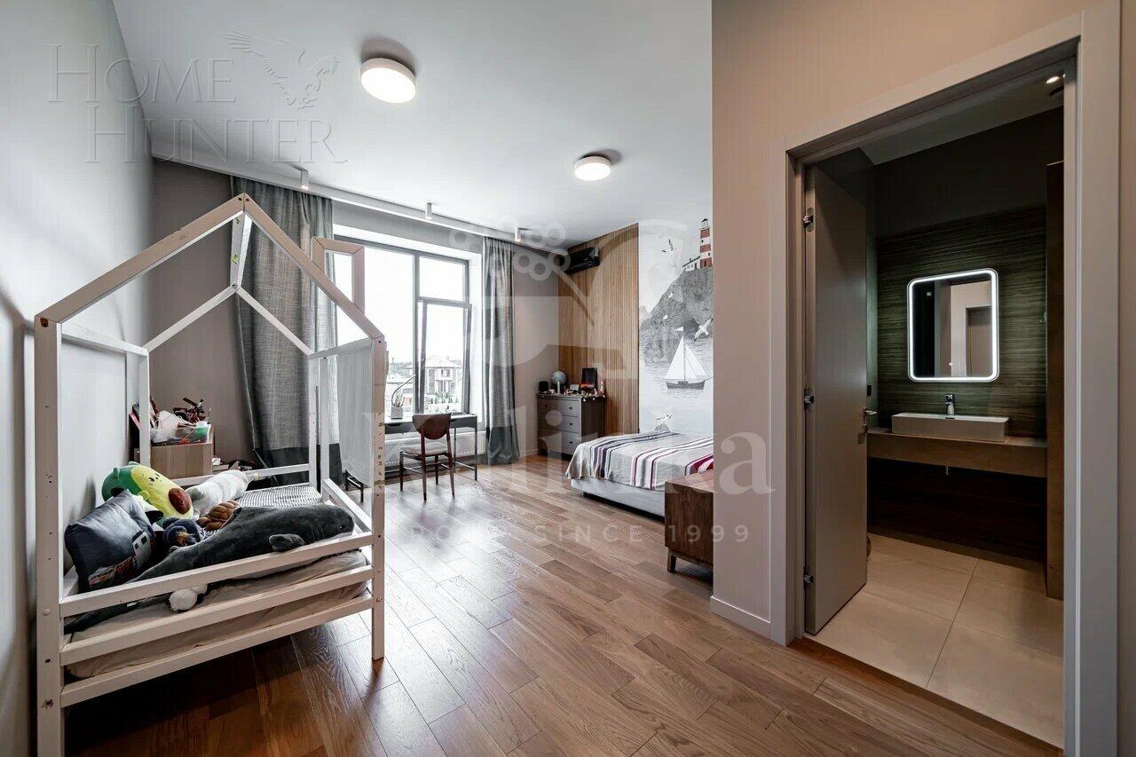 2-этажный коттедж 350 м² с отделкой