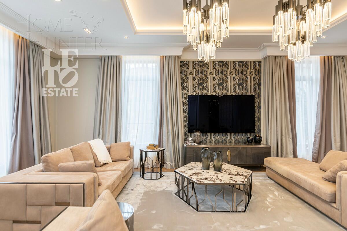 3-этажный коттедж 1 100 м² с отделкой