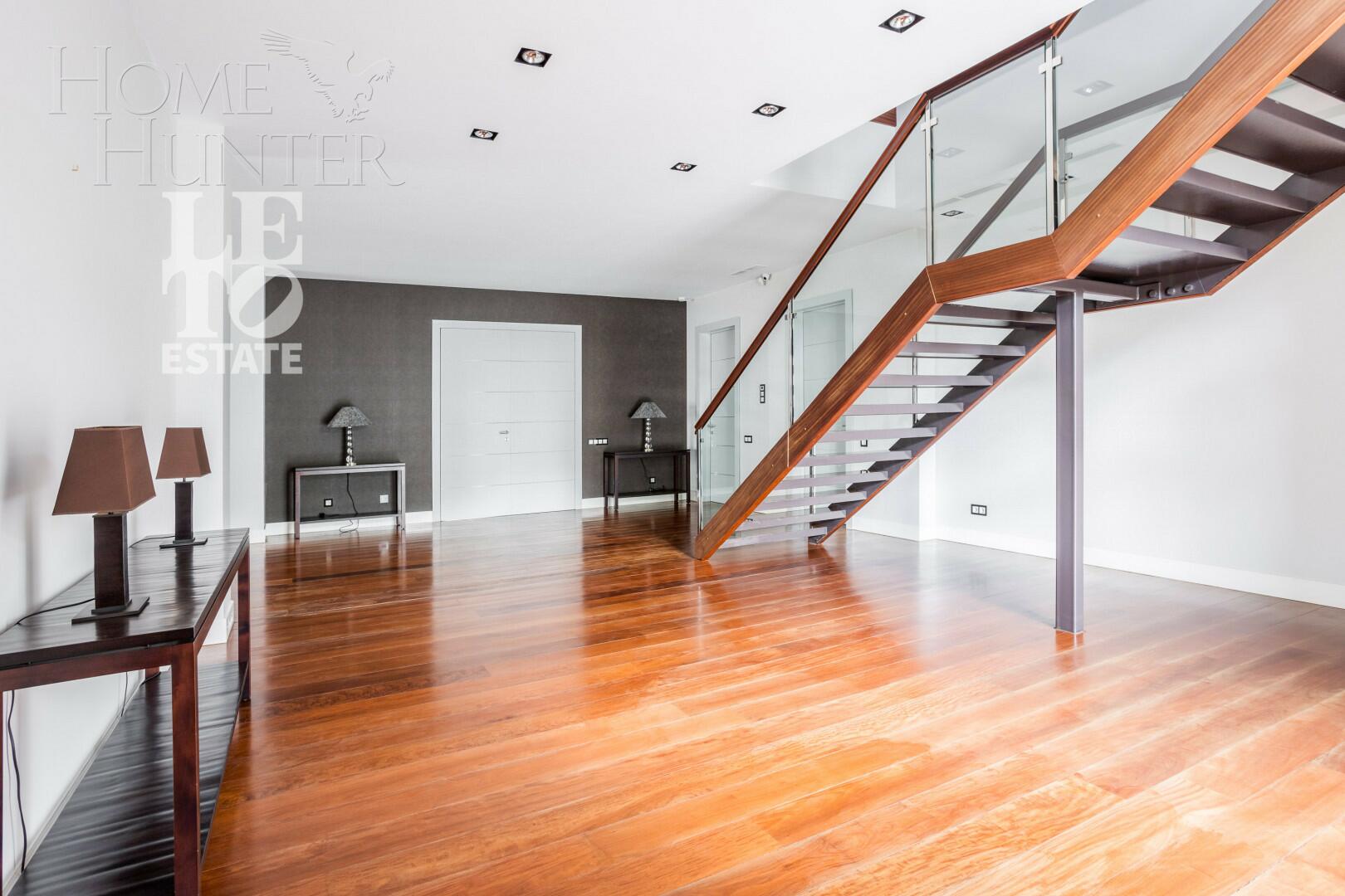 2-этажный коттедж 1 438 м² с отделкой