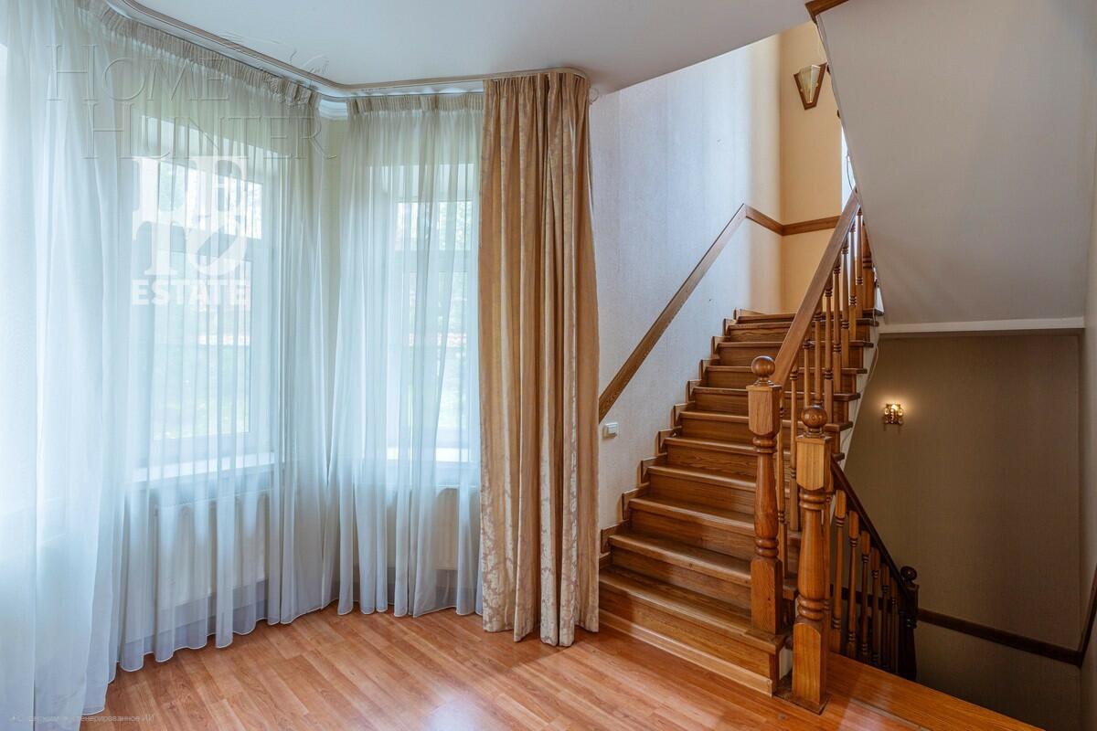 3-этажный коттедж 472 м² с отделкой