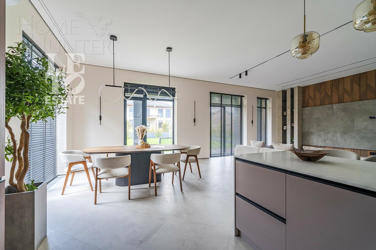 2-этажный коттедж 300 м² с отделкой