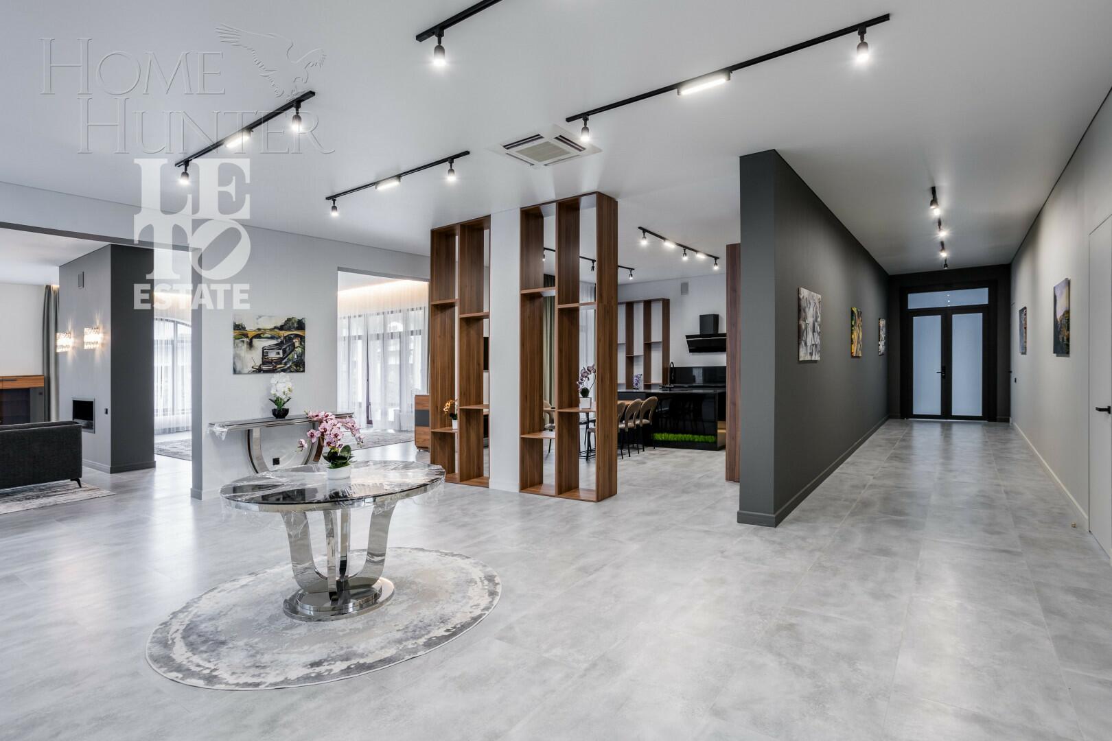 2-этажный коттедж 1 300 м² без отделки