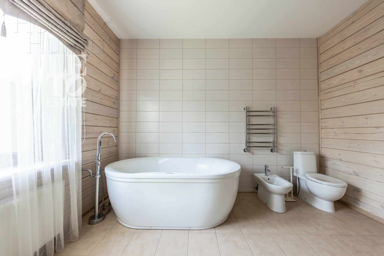 2-этажный коттедж 300 м² с отделкой