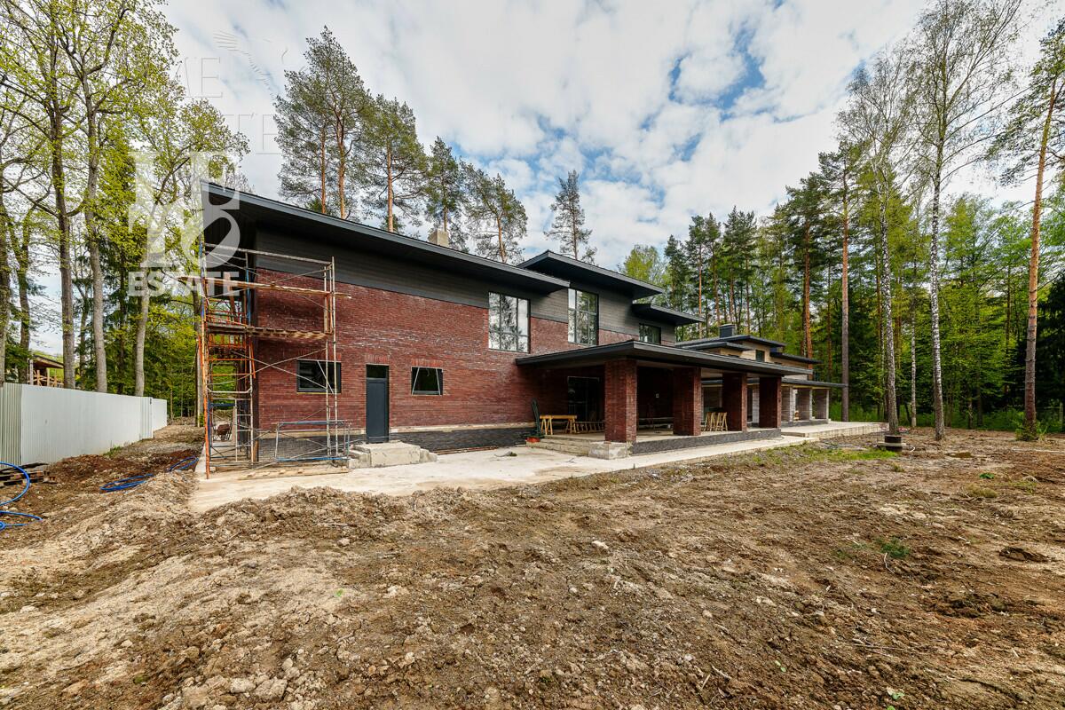 2-этажный коттедж 460 м² без отделки