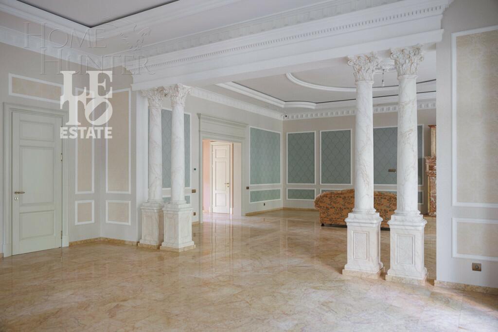 2-этажный коттедж 1 556 м² с отделкой