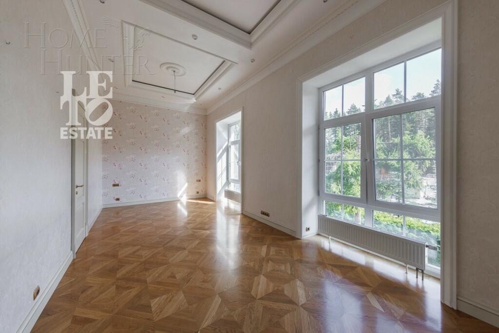 2-этажный коттедж 1 556 м² с отделкой