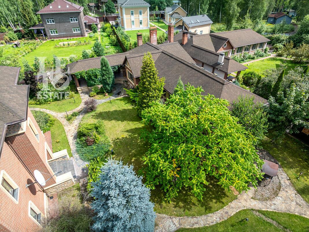 3-этажный коттедж 1 322 м² с отделкой