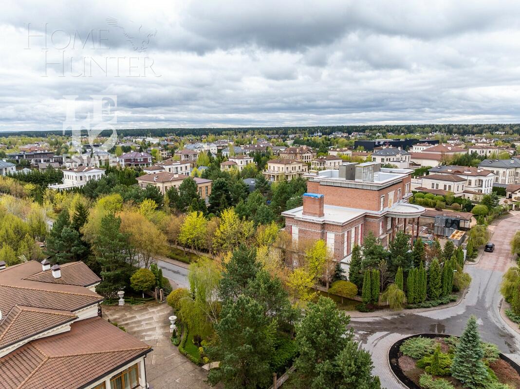 2-этажный коттедж 1 320 м² без отделки