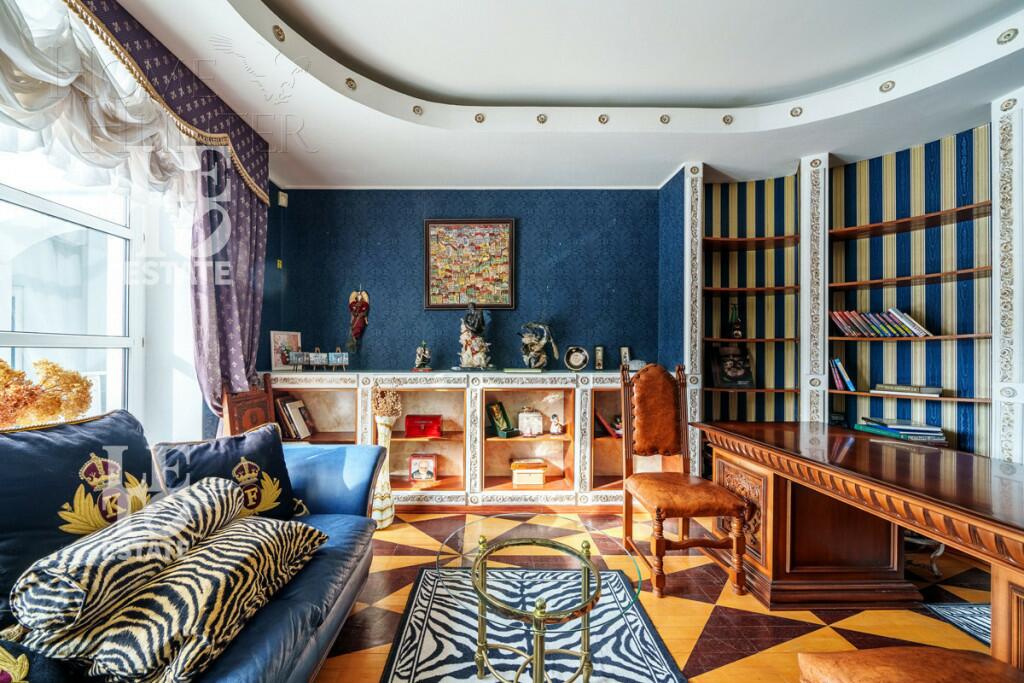 3-этажный коттедж 840 м² с отделкой