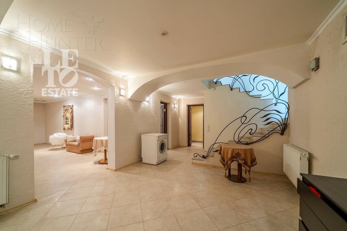 2-этажный коттедж 650 м² с отделкой