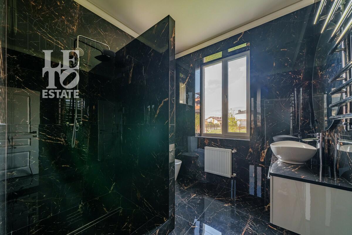 2-этажный коттедж 307 м² с отделкой