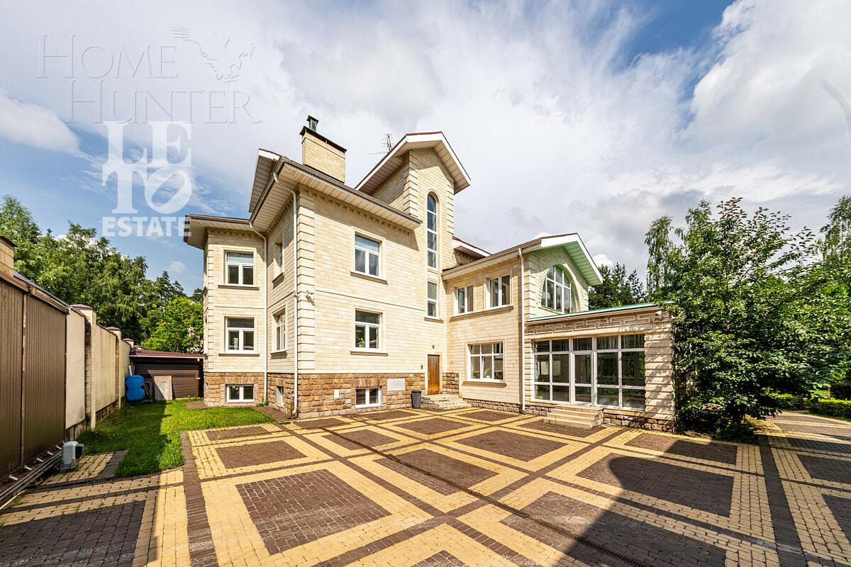 2-этажный коттедж 1 087 м² с отделкой