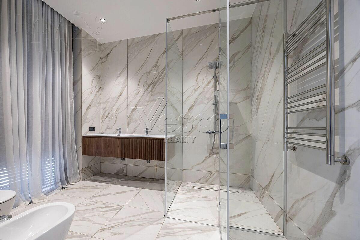 2-этажный коттедж 1 300 м² с отделкой