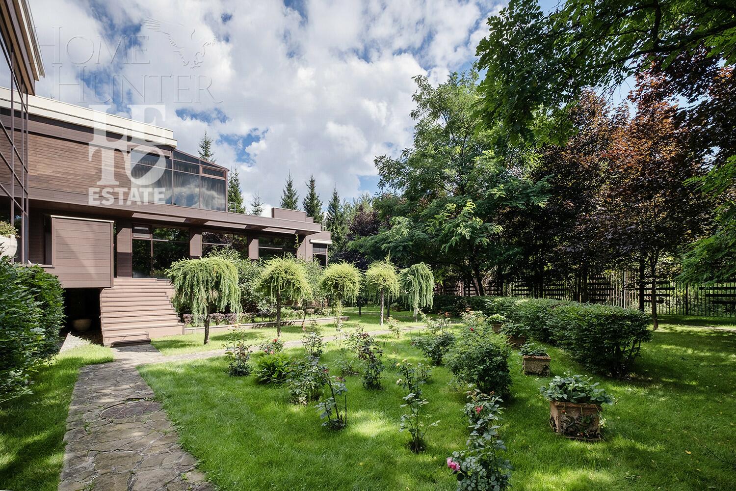 2-этажный коттедж 1 200 м² с отделкой