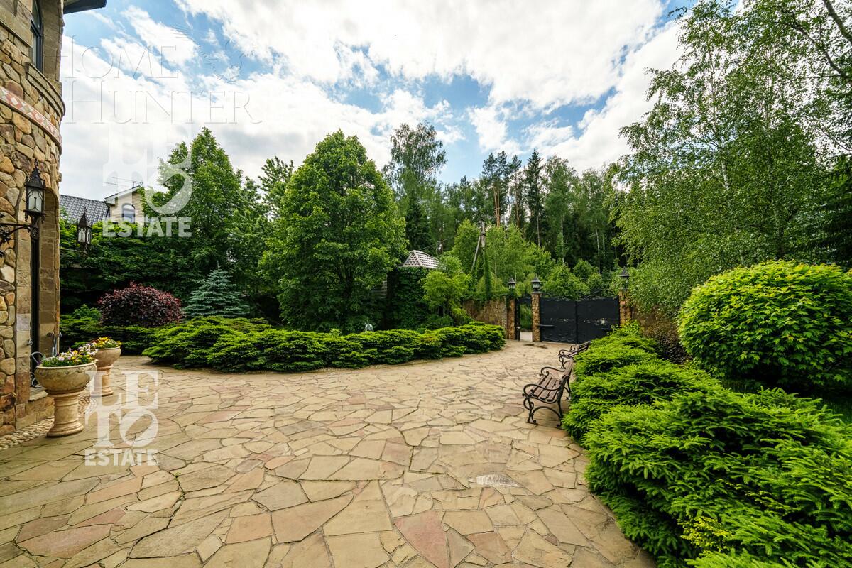 3-этажный коттедж 850 м² с отделкой