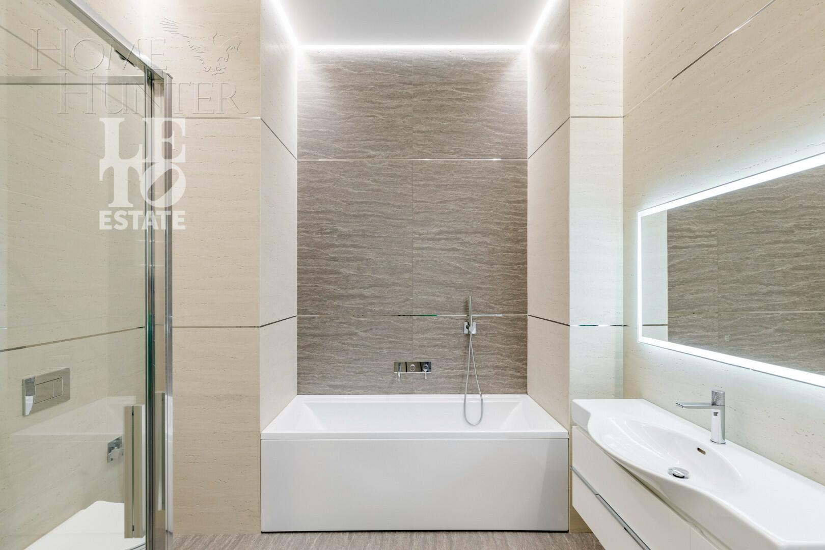 2-этажный коттедж 650 м² с отделкой