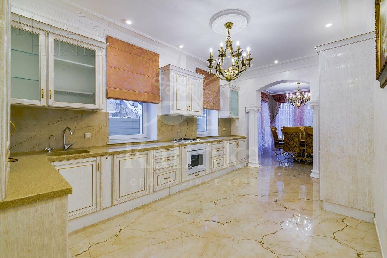 2-этажный таунхаус 720 м² с отделкой