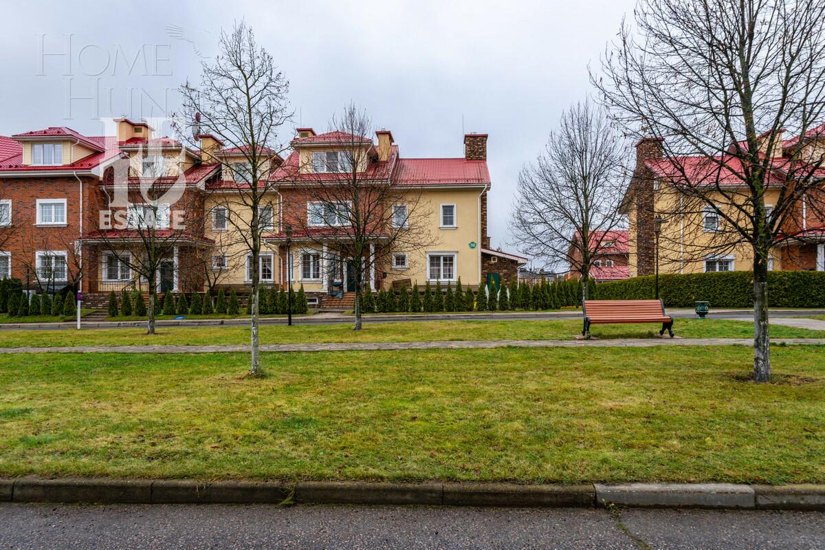 2-этажный таунхаус 400 м² с отделкой