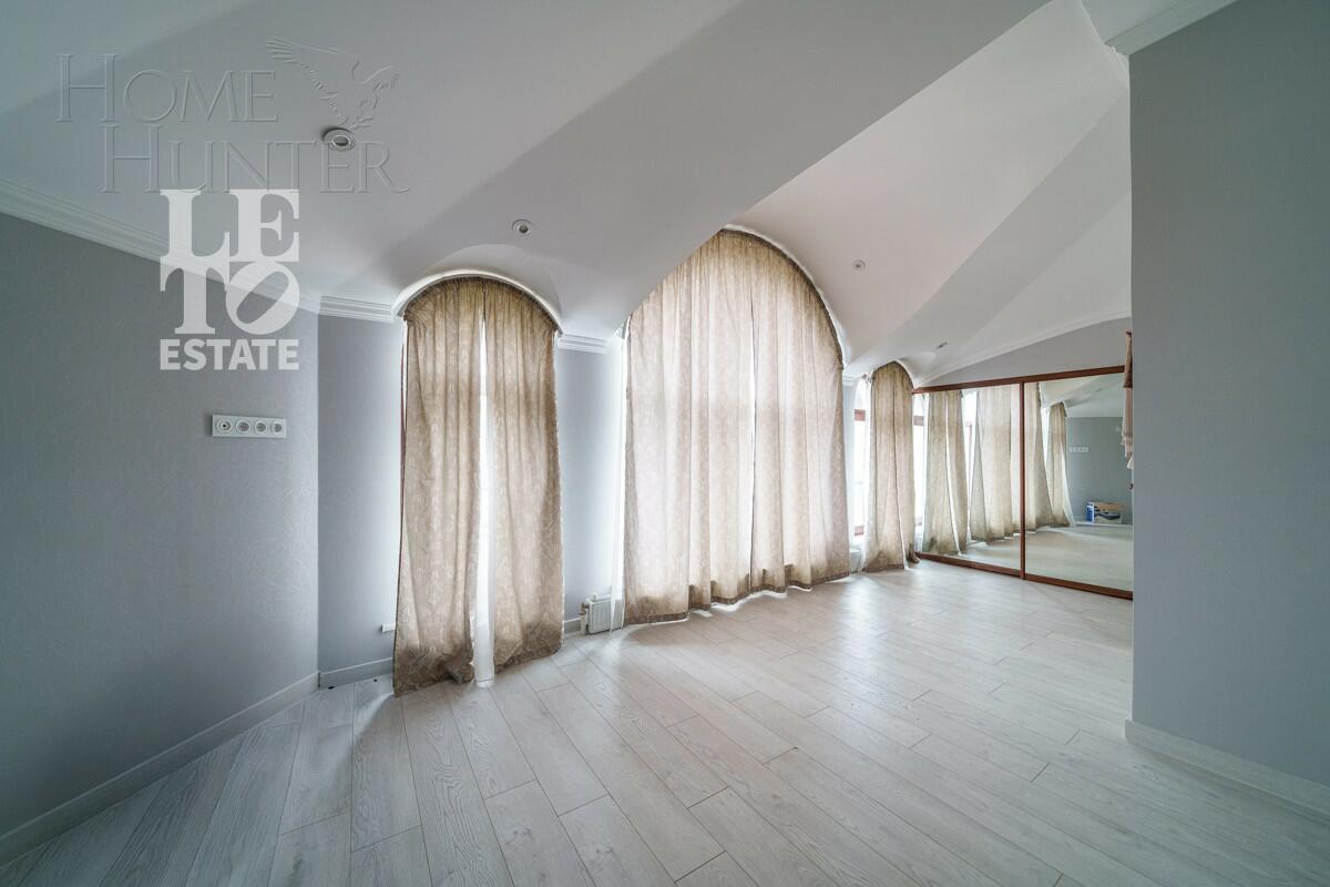 2-этажный коттедж 400 м² с отделкой