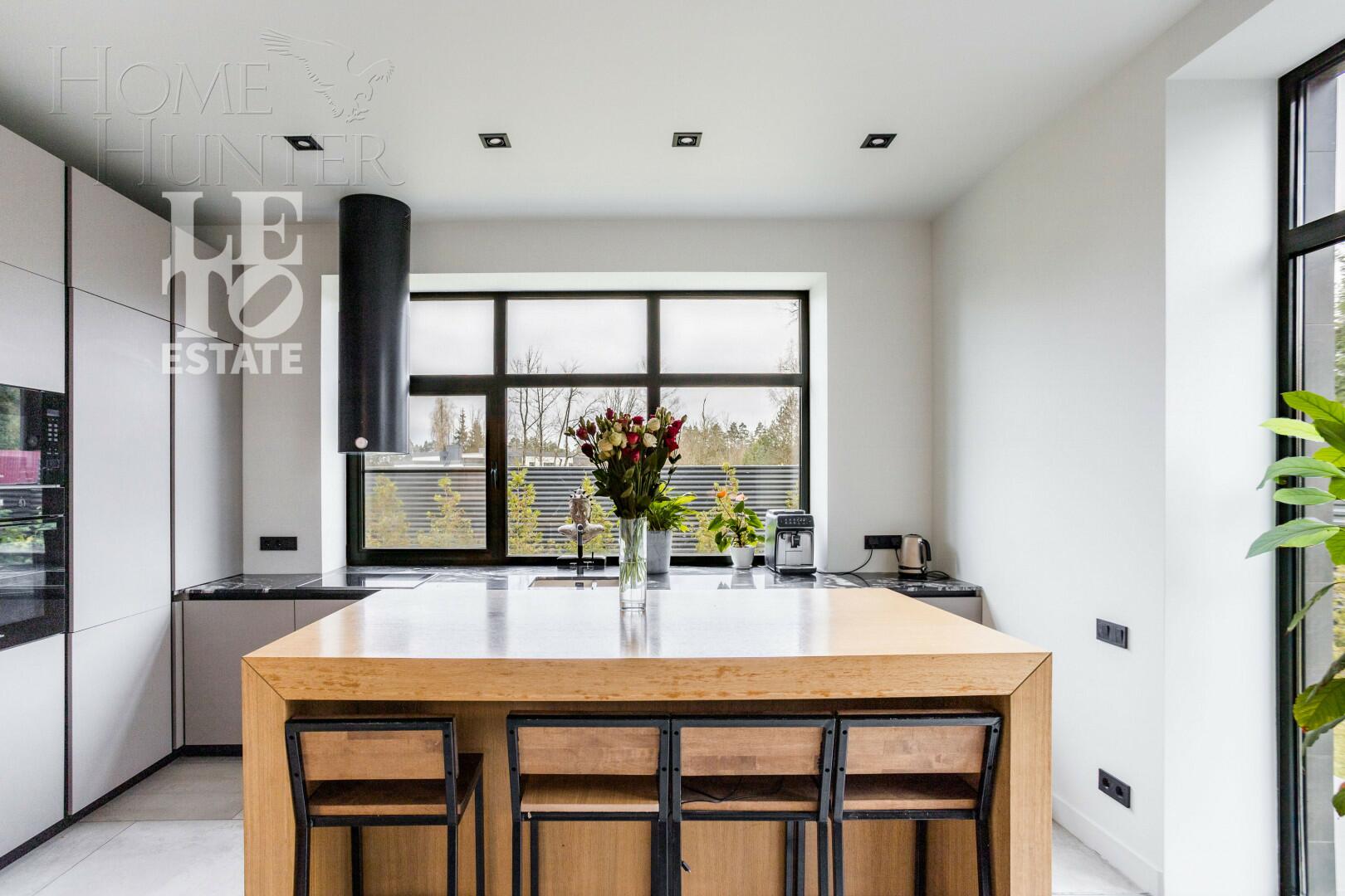 2-этажный коттедж 450 м² с отделкой