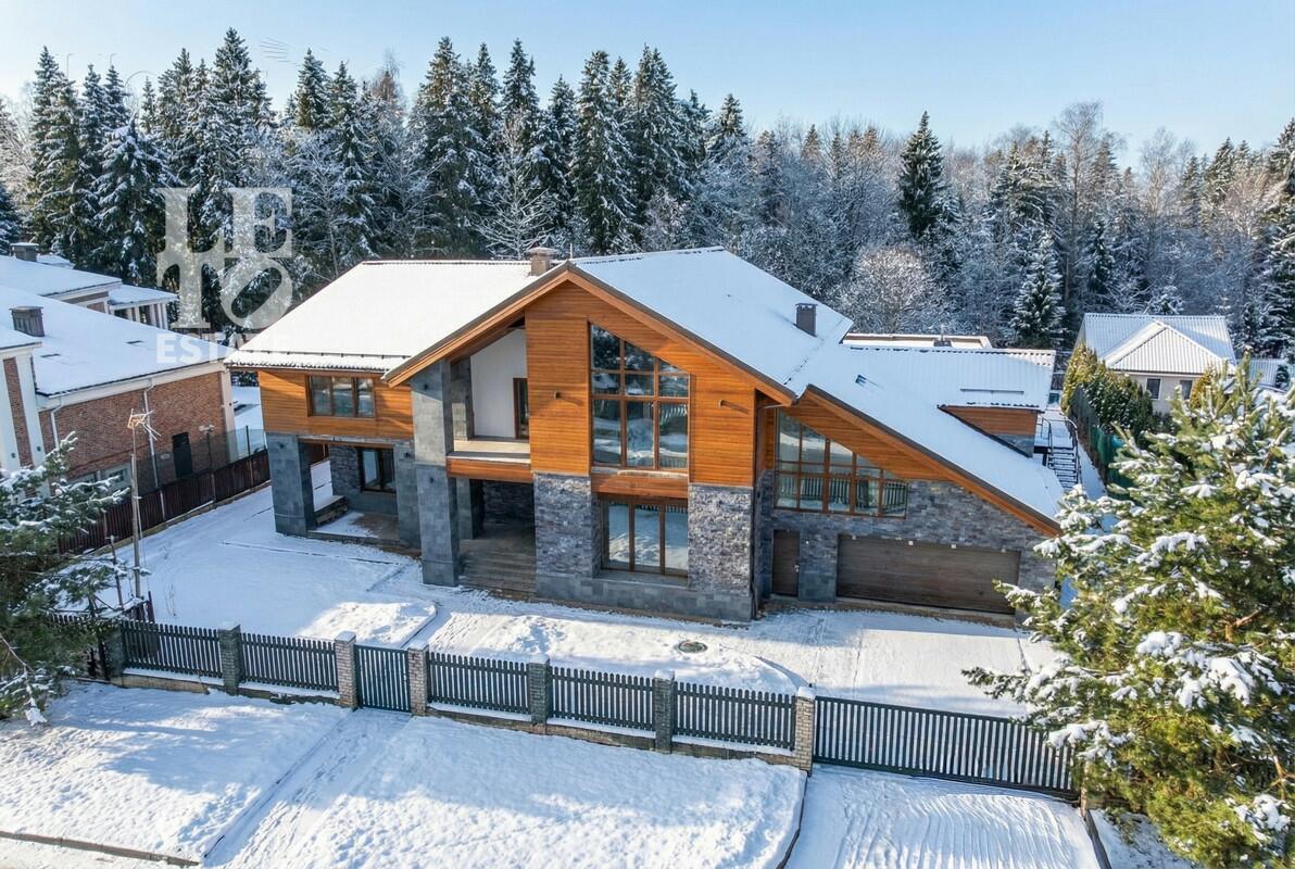 2-этажный коттедж 1 150 м² без отделки