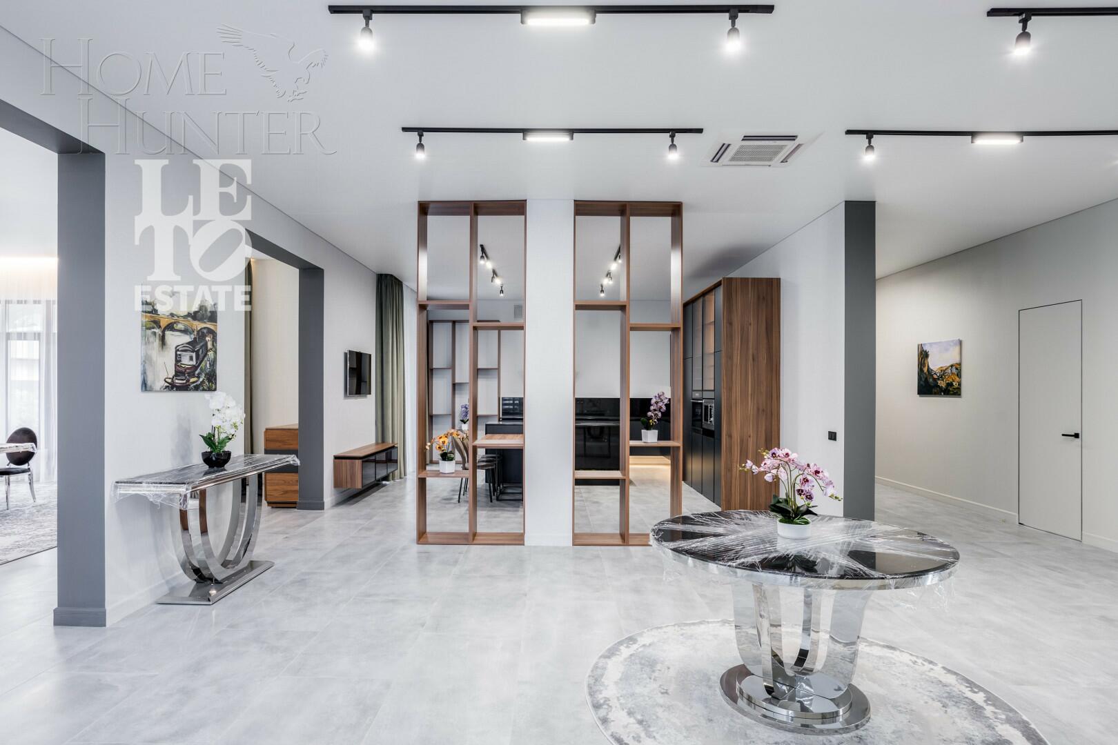 2-этажный коттедж 1 300 м² без отделки