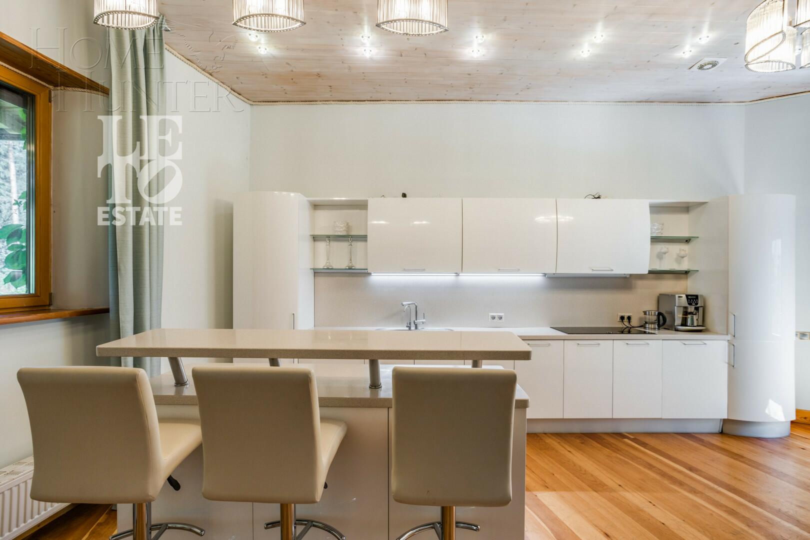 1-этажный коттедж 340 м² с отделкой