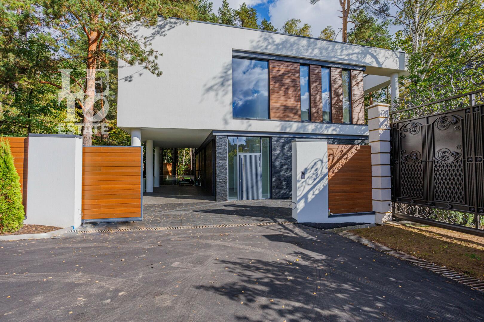 2-этажный коттедж 650 м² с отделкой