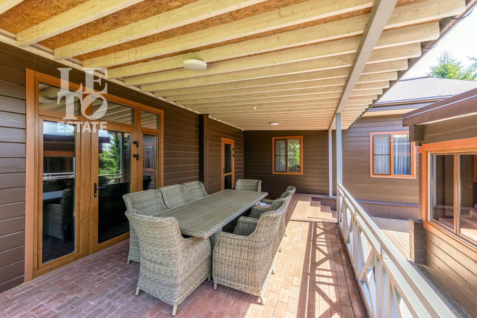 2-этажный коттедж 300 м² с отделкой