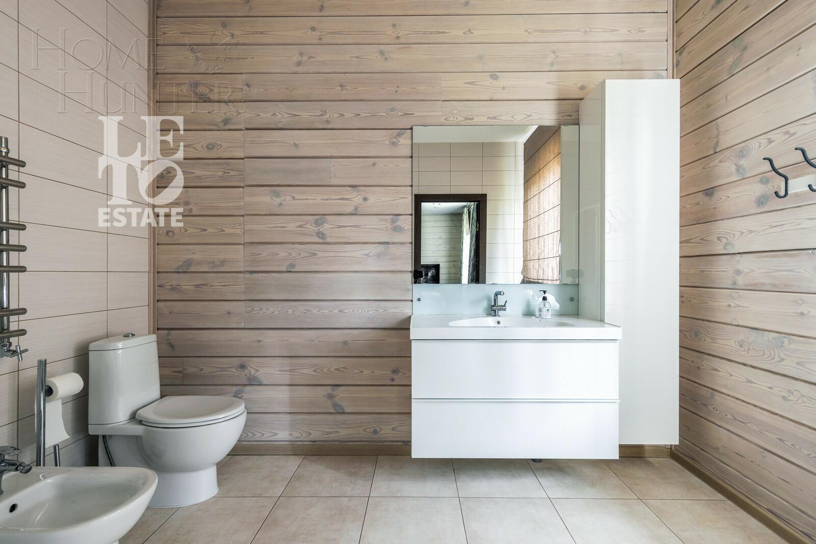 2-этажный коттедж 300 м² с отделкой