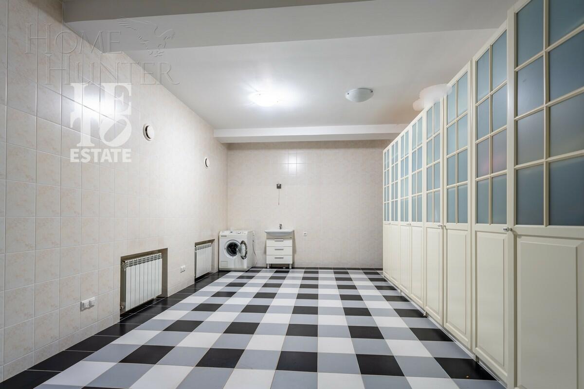 3-этажный коттедж 980 м² с отделкой