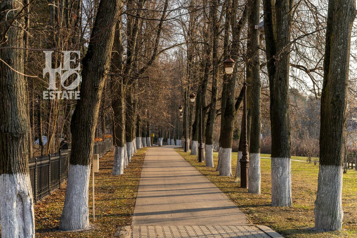 4-этажный таунхаус 395 м² без отделки