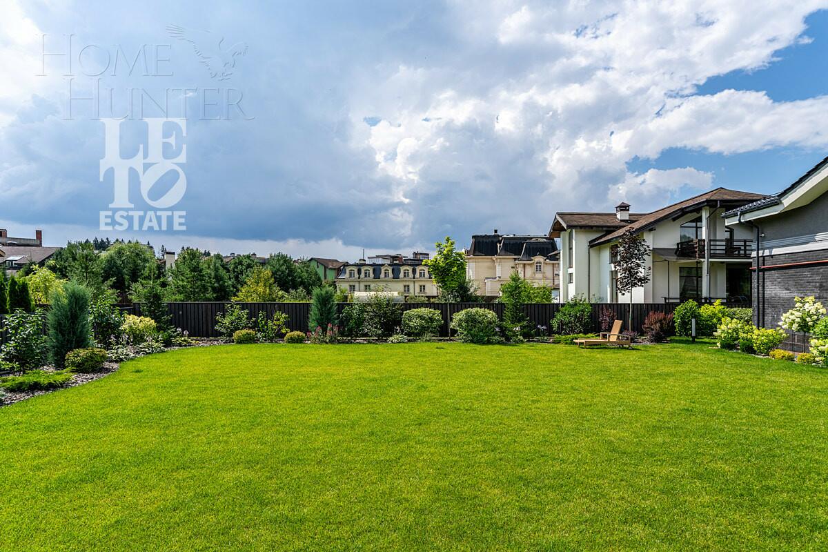 2-этажный коттедж 1 100 м² с отделкой