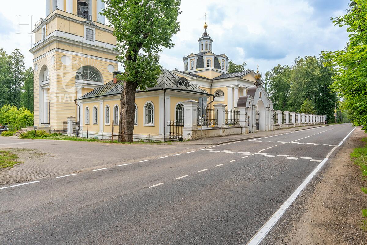 3-этажный коттедж 550 м² с отделкой