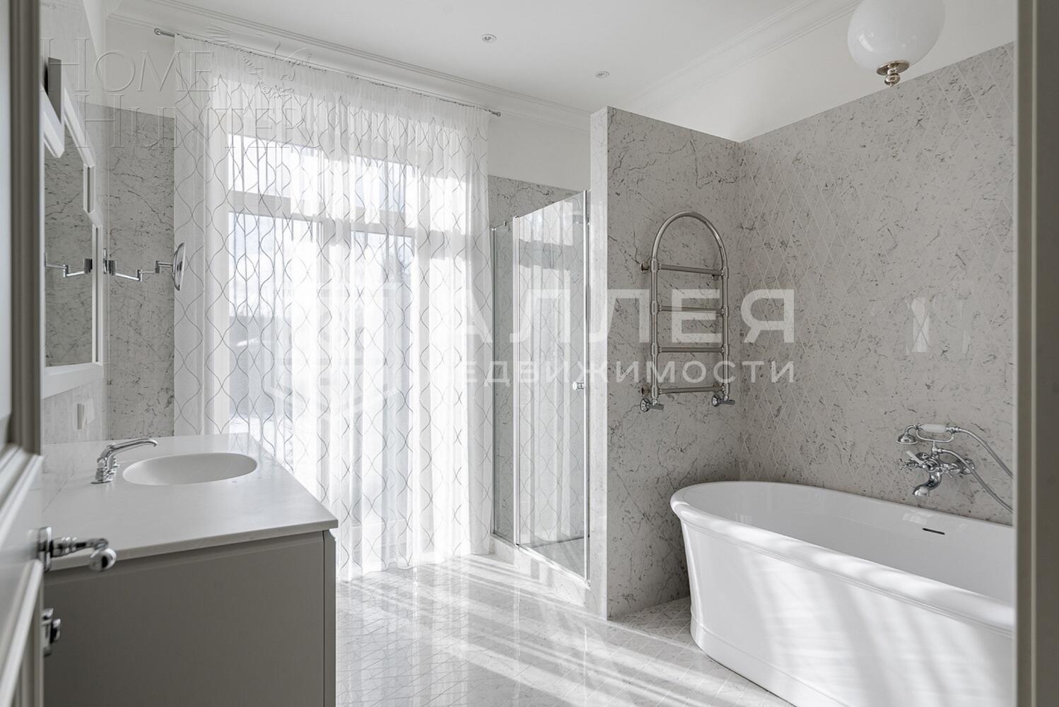 2-этажный коттедж 1 250 м² с отделкой