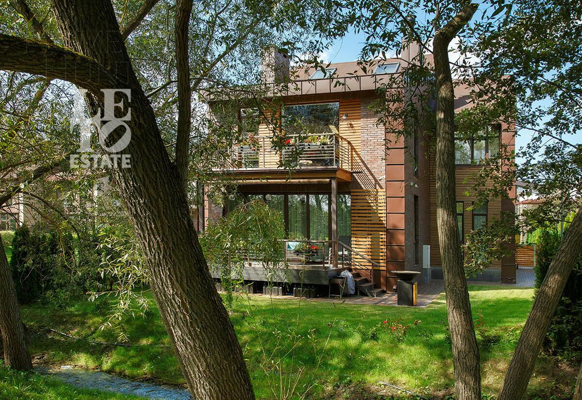 2-этажный таунхаус 270 м² без отделки