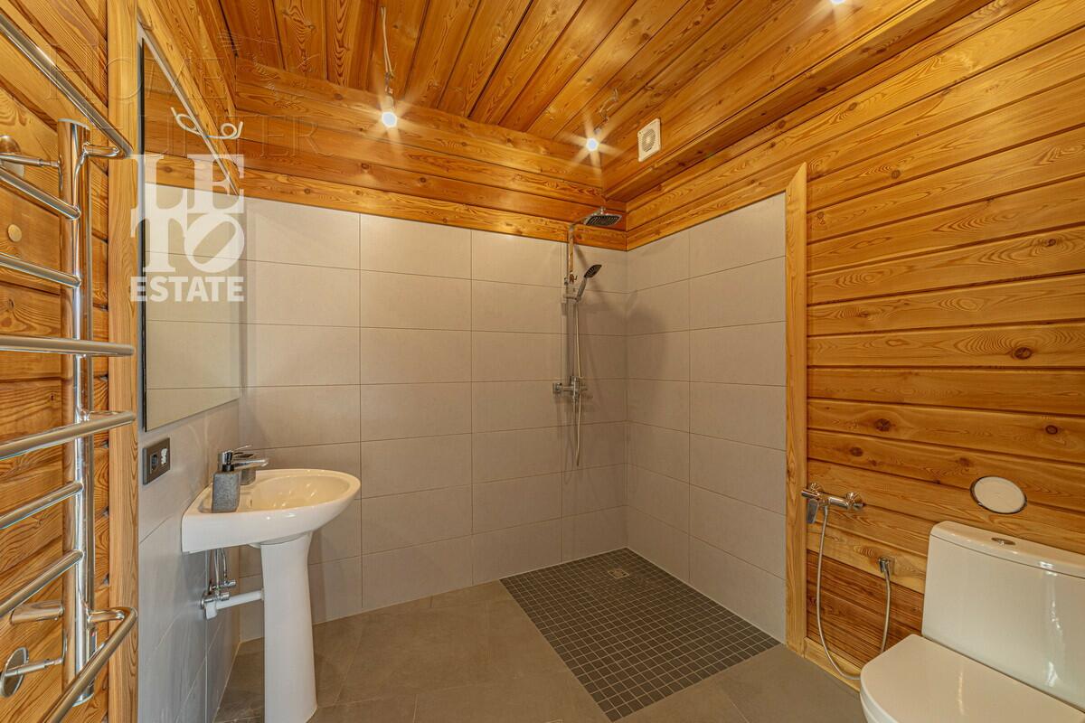 2-этажный коттедж 220 м² с отделкой