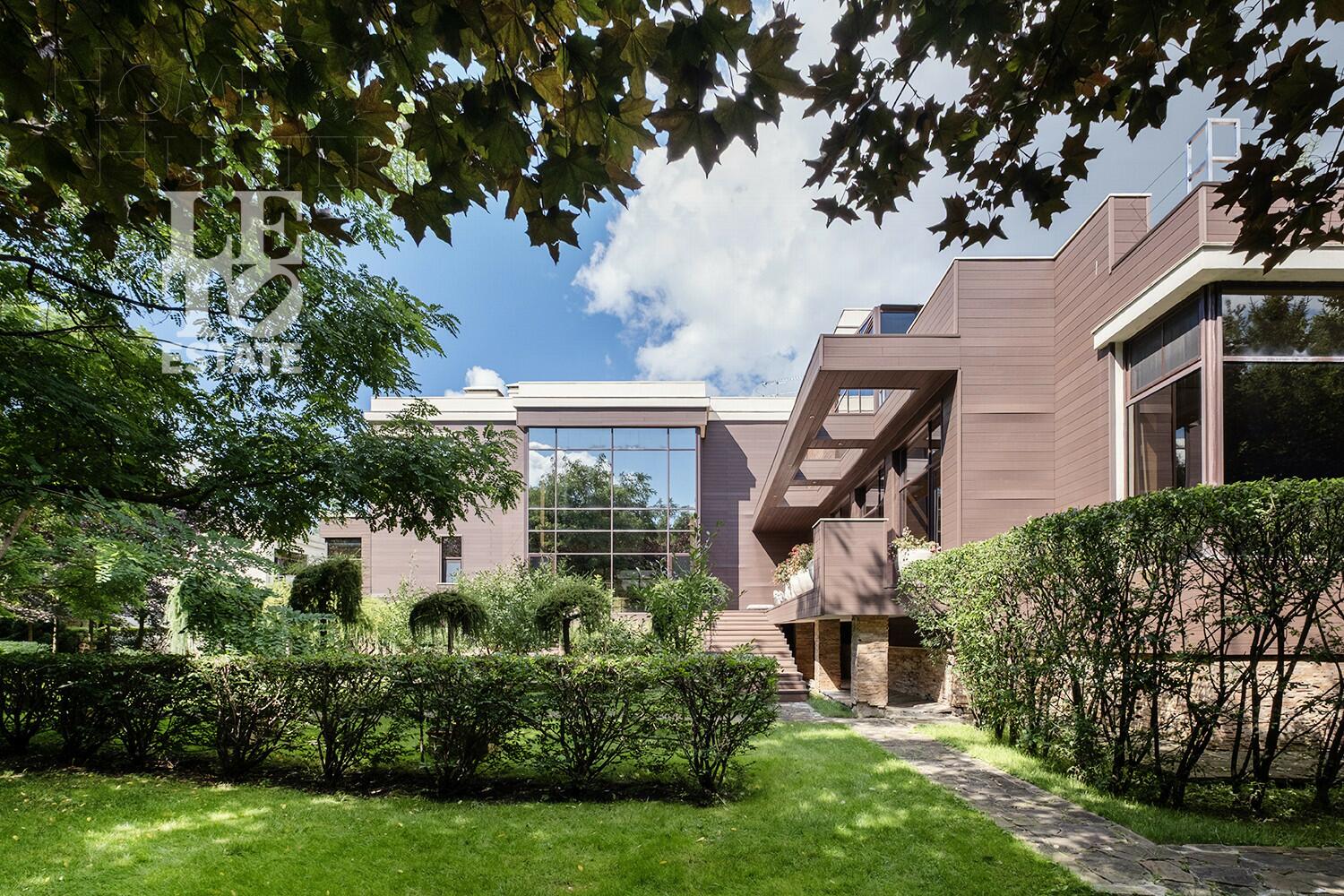 2-этажный коттедж 1 200 м² с отделкой