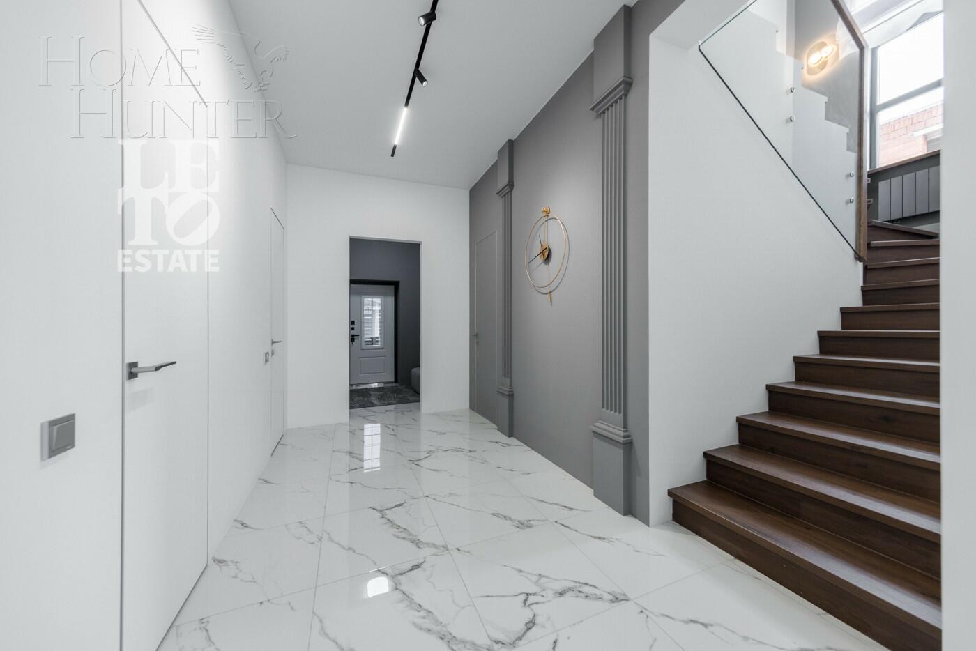 2-этажный коттедж 238.4 м² с отделкой