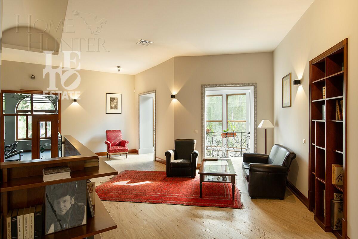 2-этажный коттедж 1 100 м² с отделкой