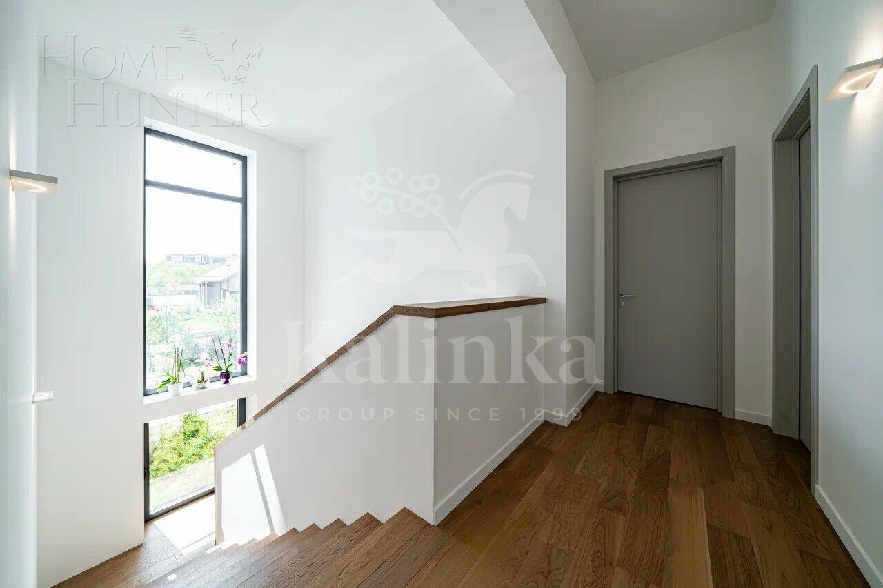 2-этажный коттедж 350 м² с отделкой