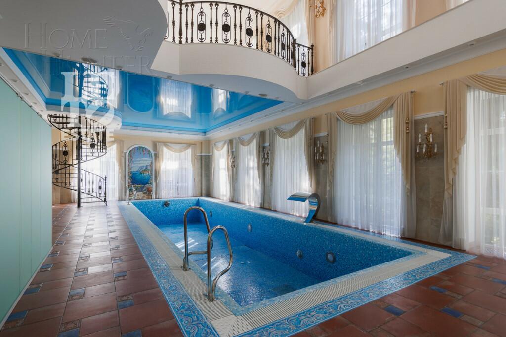 2-этажный коттедж 1 556 м² с отделкой