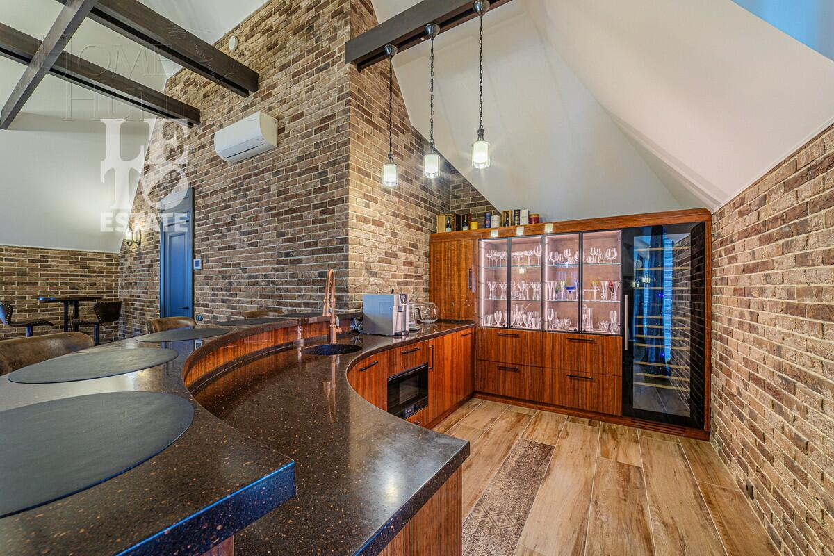 3-этажный коттедж 1 200 м² с отделкой