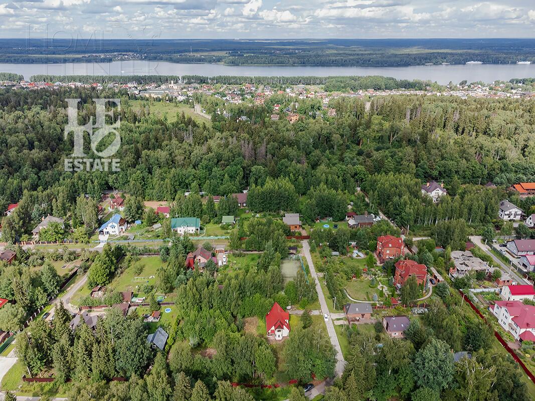 3-этажный коттедж 550 м² с отделкой