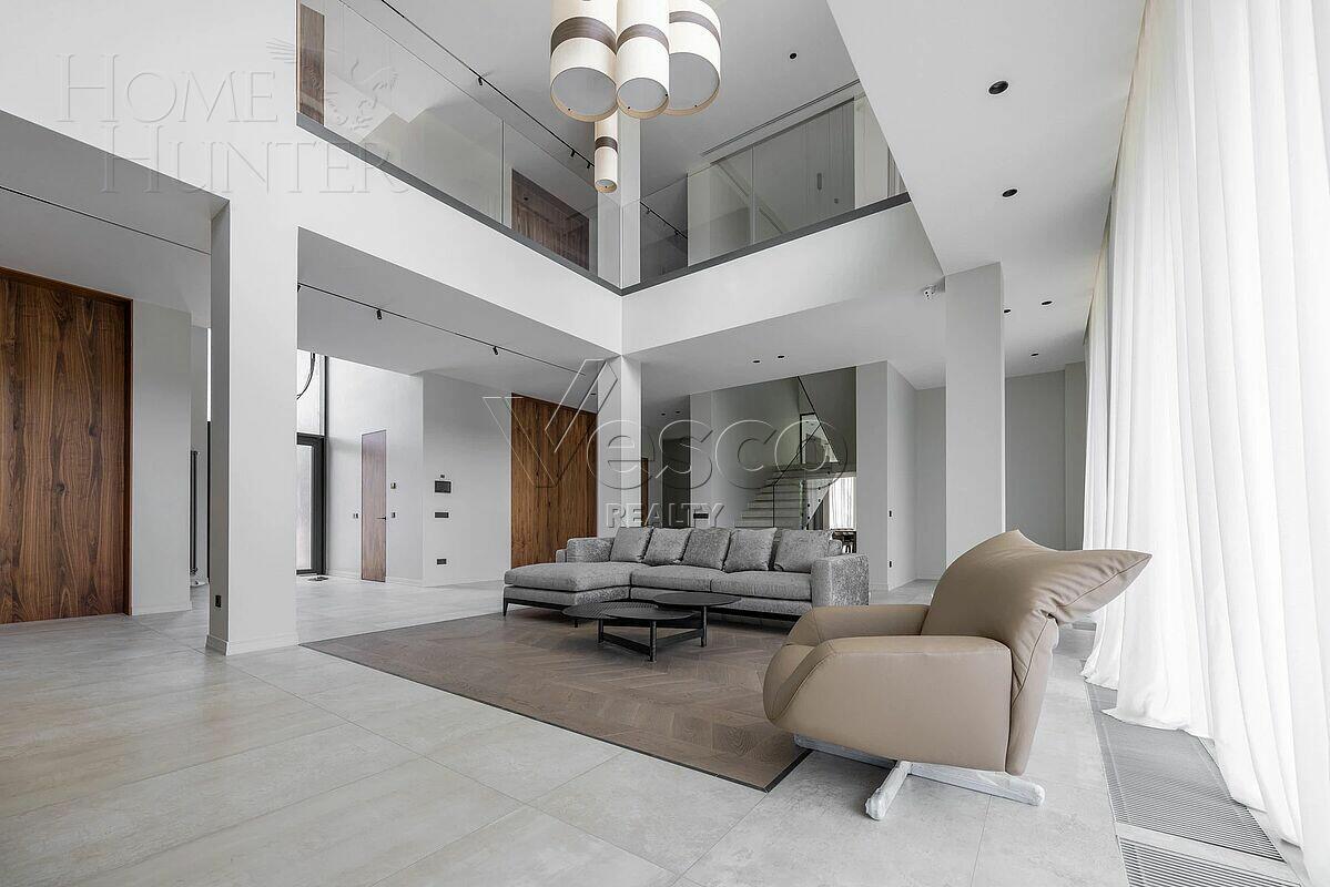 2-этажный коттедж 1 300 м² с отделкой