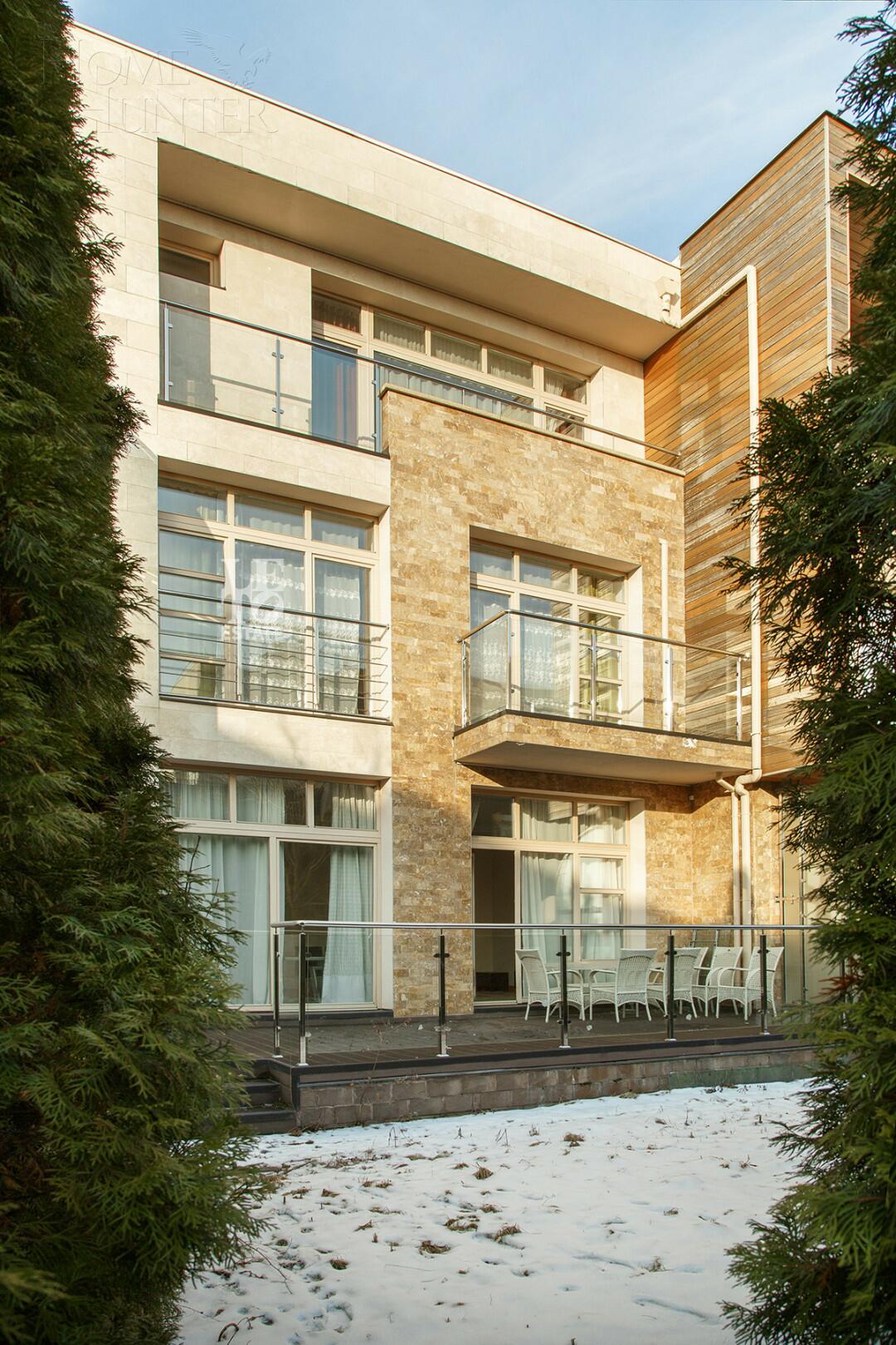 3-этажный таунхаус 264.6 м² с отделкой